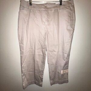 St. Johns Bay Womens Mid-Rise Capri Pants Beige Size 12‎